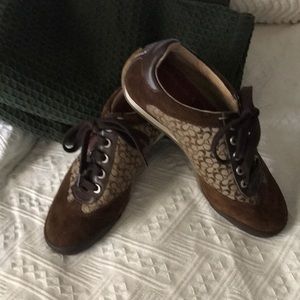 Coach Vintage Lace Ups 6.5